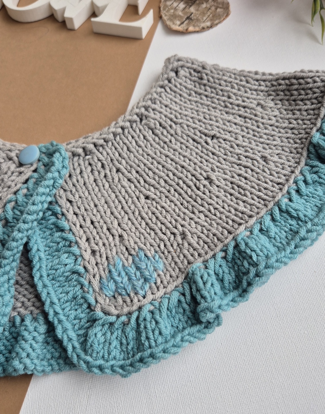 Guler Între rânduri - volanase cu inimi - îmbrăcăminte și modă - haine damă - bluze damă - Artynos.ro