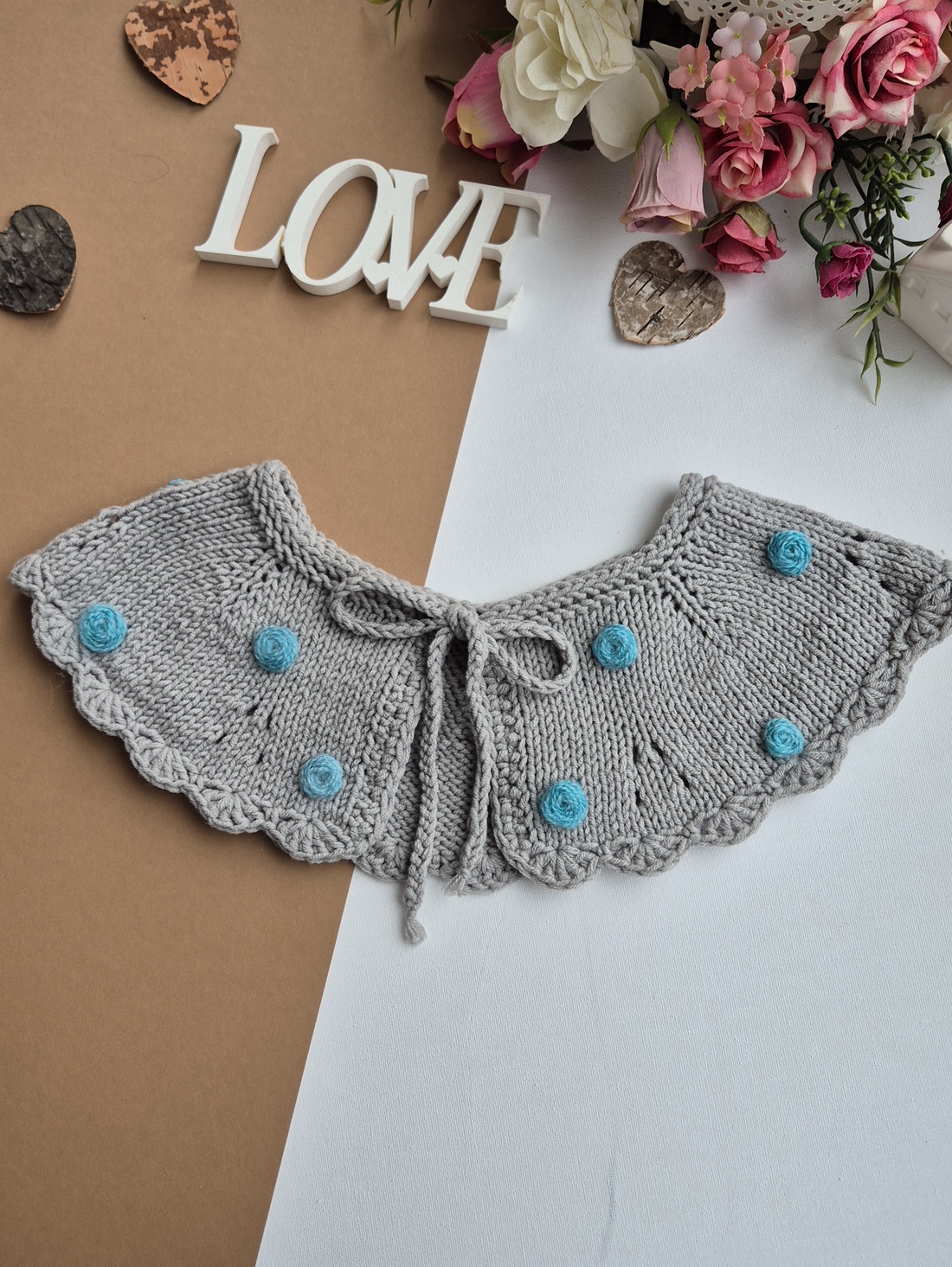 Guler Între rânduri - brodat cu trandafiri - îmbrăcăminte și modă - haine damă - bluze damă - Artynos.ro