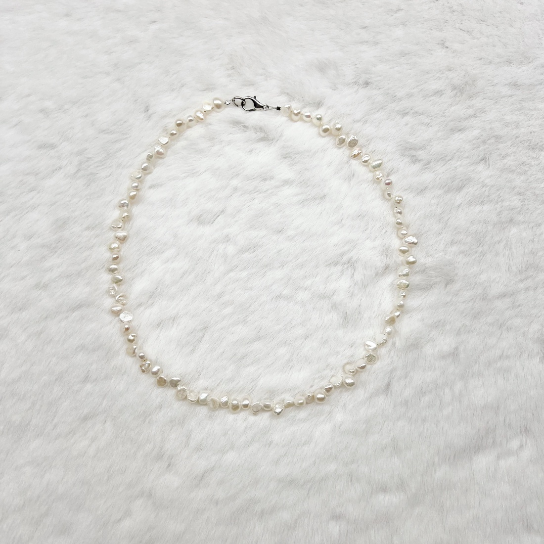 Colier handmade cu perle naturale de cultură - bijuterii - coliere - coliere de perle - Artynos.ro Colier handmade cu perle naturale de cultură - bijuterii - coliere - coliere de perle - Artynos.ro