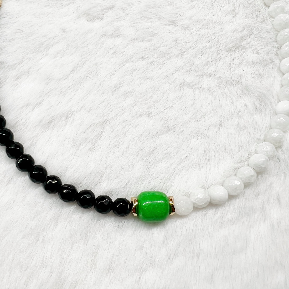 Colier handmade cu pietre semiprețioase - bijuterii - coliere - coliere fără pandative - Artynos.ro Colier handmade cu pietre semiprețioase - bijuterii - coliere - coliere fără pandative - Artynos.ro