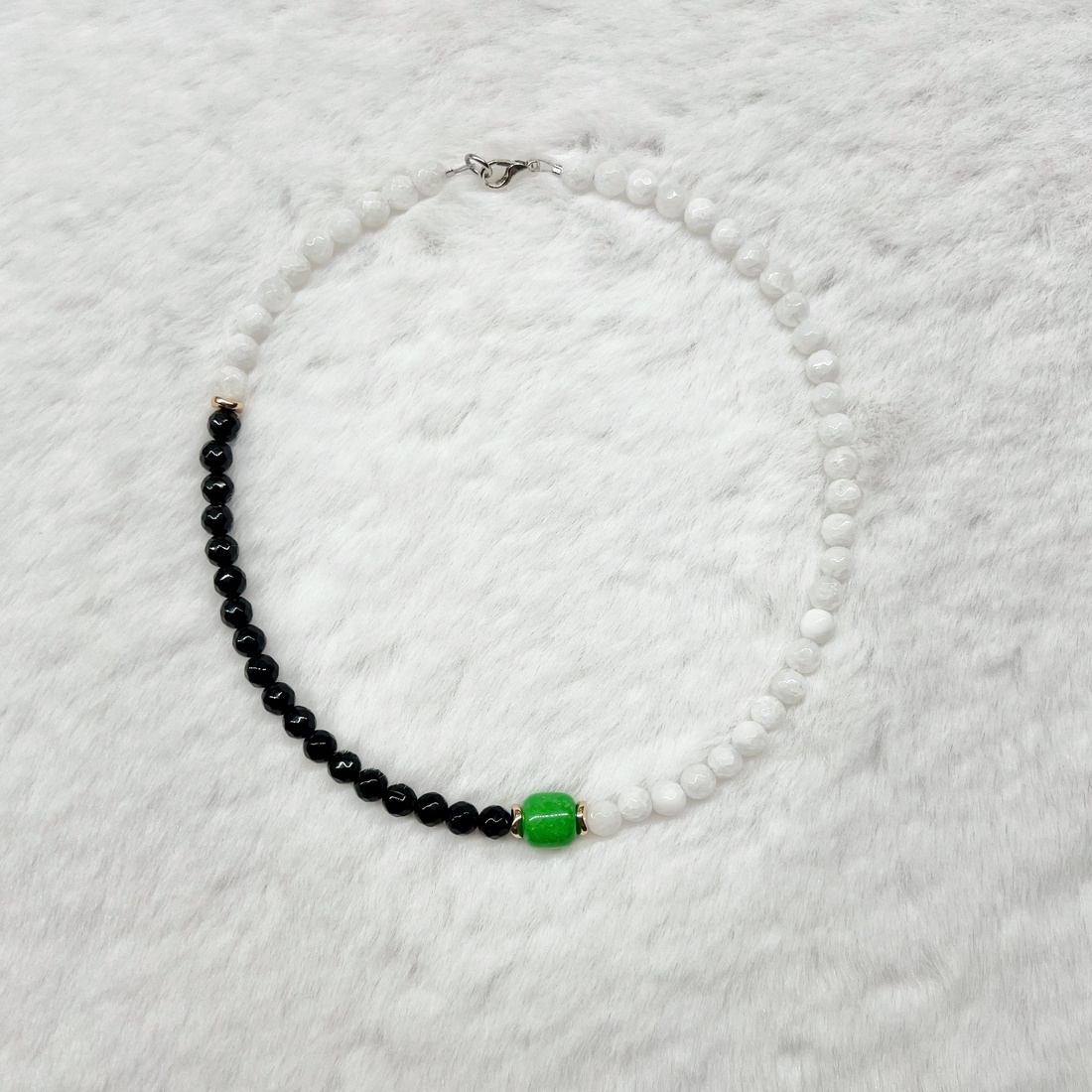 Colier handmade cu pietre semiprețioase - bijuterii - coliere - coliere fără pandative - Artynos.ro Colier handmade cu pietre semiprețioase - bijuterii - coliere - coliere fără pandative - Artynos.ro