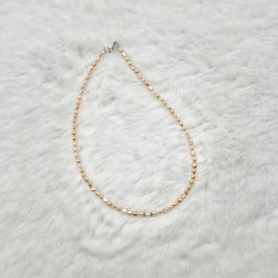 Colier handmade cu perle naturale de cultură - bijuterii - coliere - coliere de perle - Artynos.ro Colier handmade cu perle naturale de cultură - bijuterii - coliere - coliere de perle - Artynos.ro