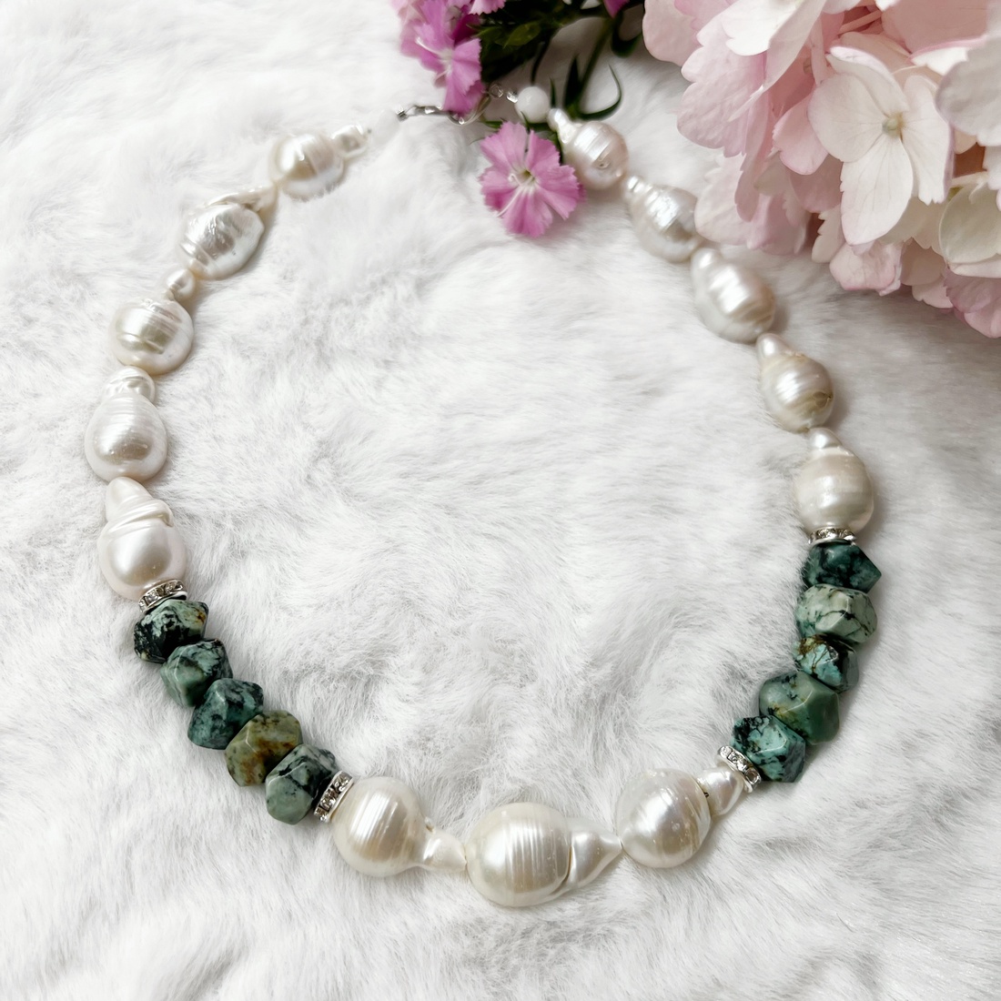 Colier handmade cu perle naturale de cultură și turcoaz natural african! - bijuterii - coliere - coliere de perle - Artynos.ro Colier handmade cu perle naturale de cultură și turcoaz natural african! - bijuterii - coliere - coliere de perle - Artynos.ro