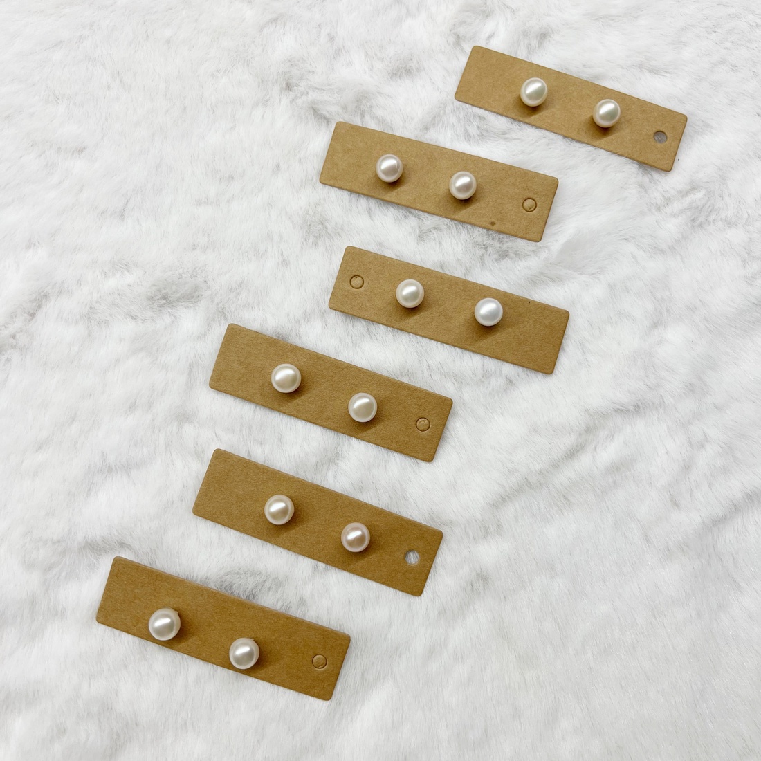 Cercei pin cu perle naturale de cultură - accesorii nuntă - bijuterii mireasă - cercei mireasă - Artynos.ro Cercei pin cu perle naturale de cultură - accesorii nuntă - bijuterii mireasă - cercei mireasă - Artynos.ro