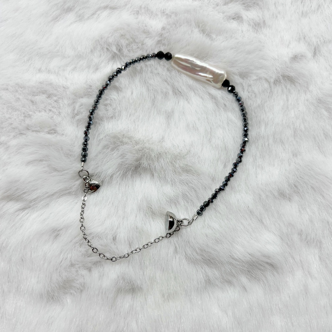 Bratara handmade cu perla baroc si pietre semiprețioase - bijuterii - brățări - brățară cu mărgele - Artynos.ro Bratara handmade cu perla baroc si pietre semiprețioase - bijuterii - brățări - brățară cu mărgele - Artynos.ro