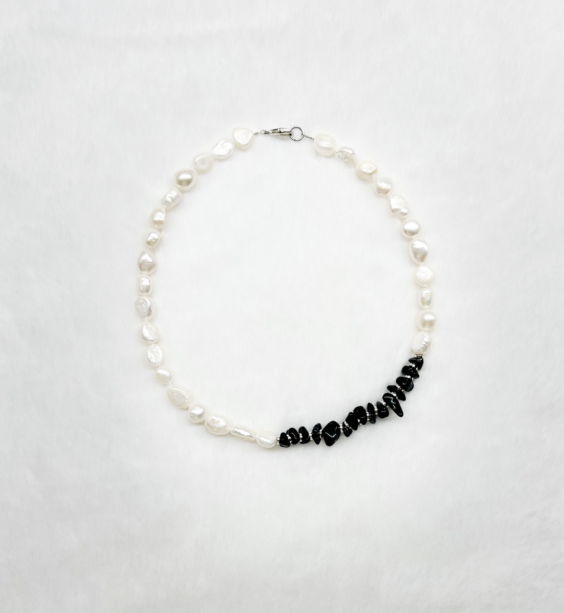 Colier tip choker cu perle de cultură și obsidian! - bijuterii - coliere - chockere - Artynos.ro