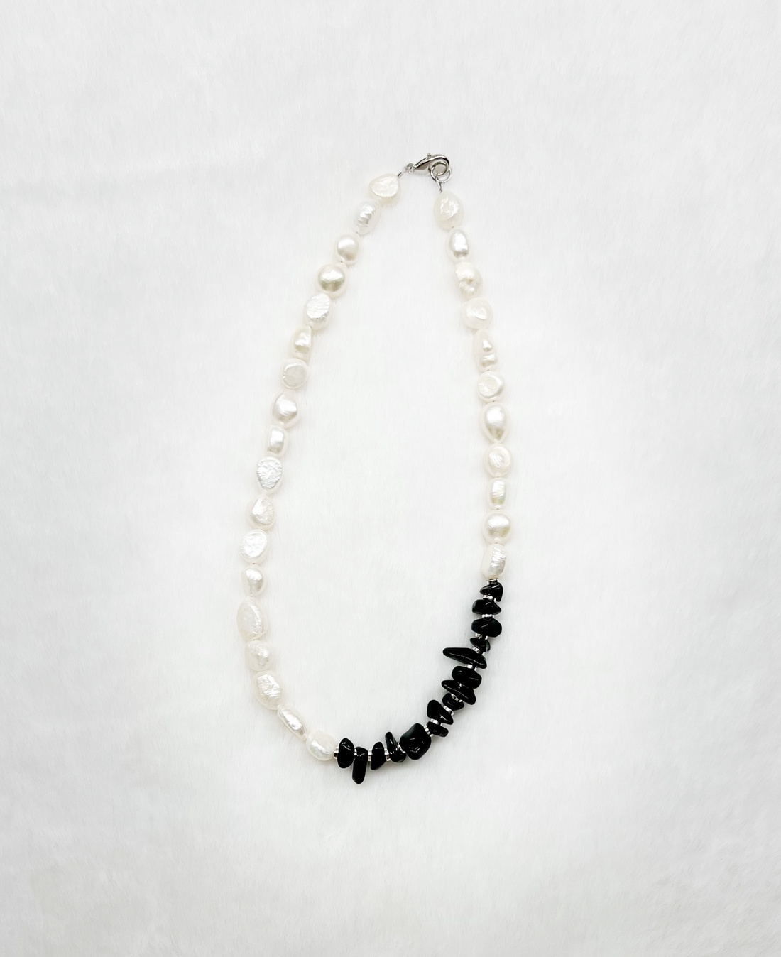 Colier tip choker cu perle de cultură și obsidian! - bijuterii - coliere - chockere - Artynos.ro