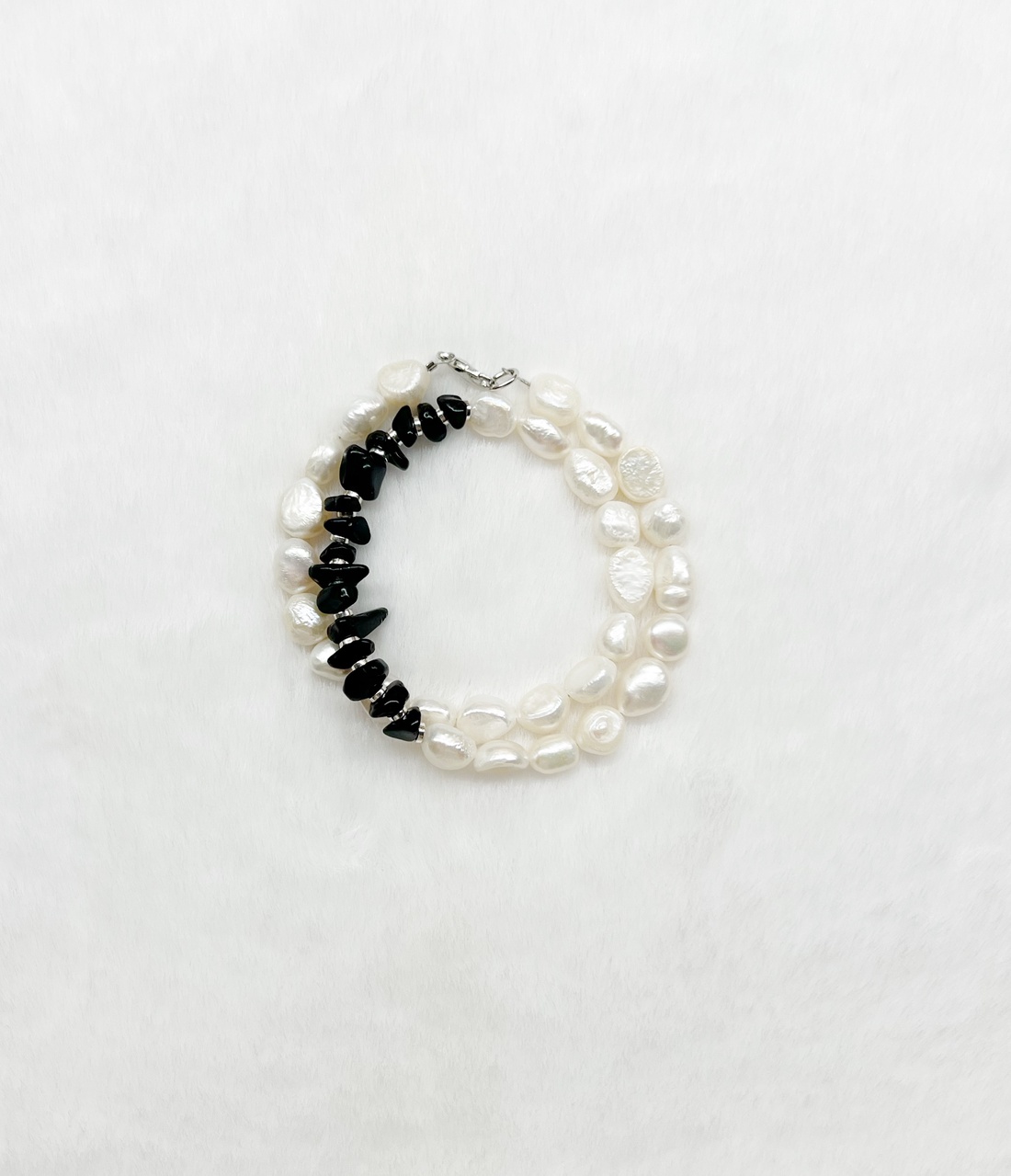 Colier tip choker cu perle de cultură și obsidian! - bijuterii - coliere - chockere - Artynos.ro