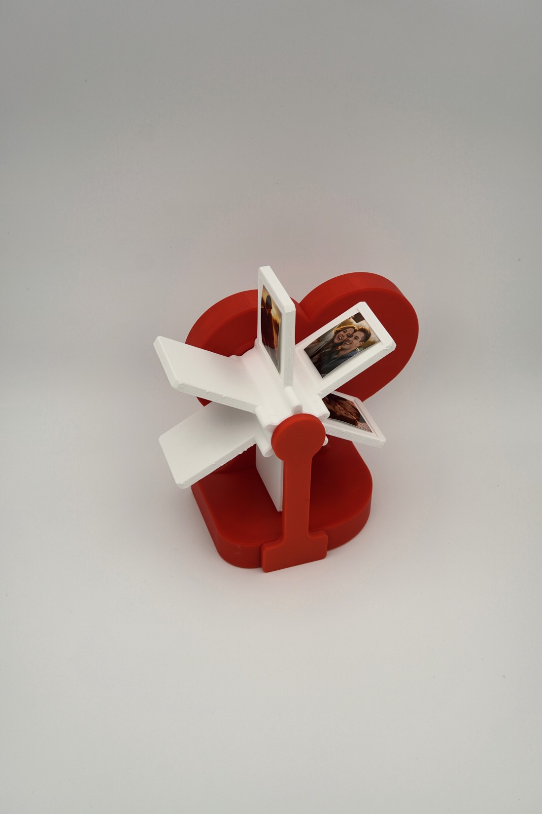 Suport rotativ pentru fotografii de Ziua Îndrăgostiților -  - Artynos.ro