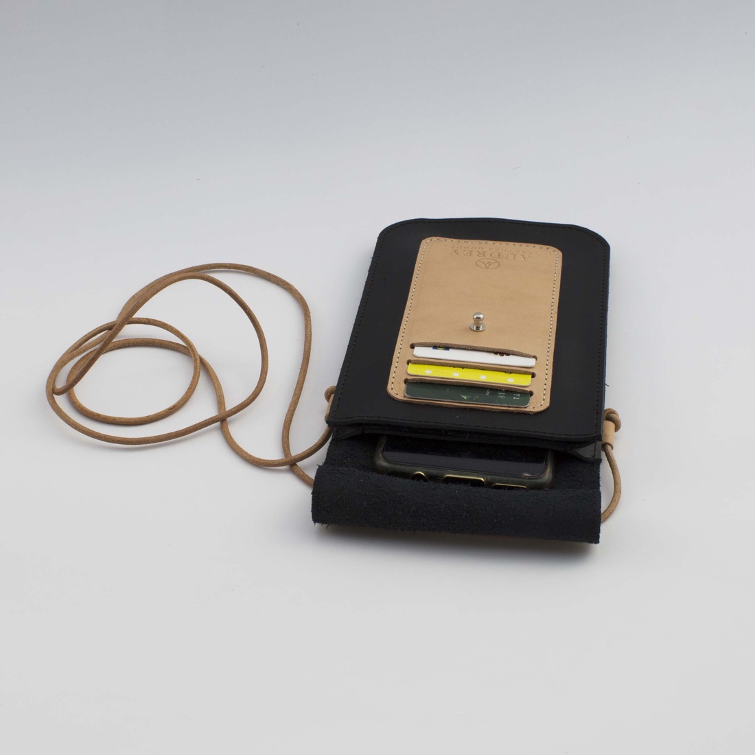 Husă de telefon din piele Vinda, suport pentru carduri, geantă mică neagră - geantă și husă - portofele, huse, suporturi - carcasă pentru suport card și document - Artynos.ro Husă de telefon din piele Vinda, suport pentru carduri, geantă mică neagră - geantă și husă - portofele, huse, suporturi - carcasă pentru suport card și document - Artynos.ro