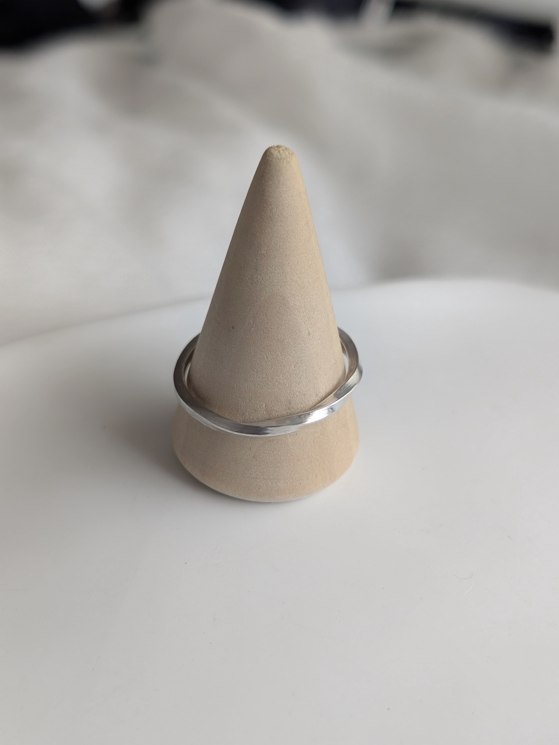 Inel minimalist din argint 'Twist Line' - bijuterii - inele - inele solitaire - Artynos.ro