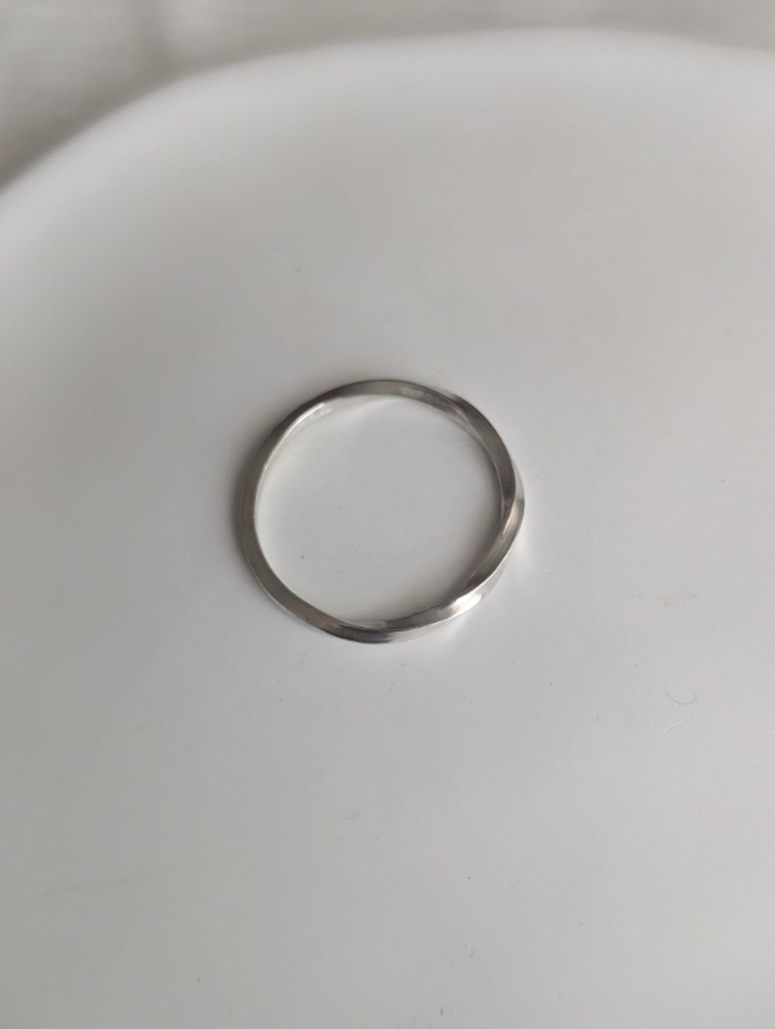 Inel minimalist din argint 'Twist Line' - bijuterii - inele - inele solitaire - Artynos.ro