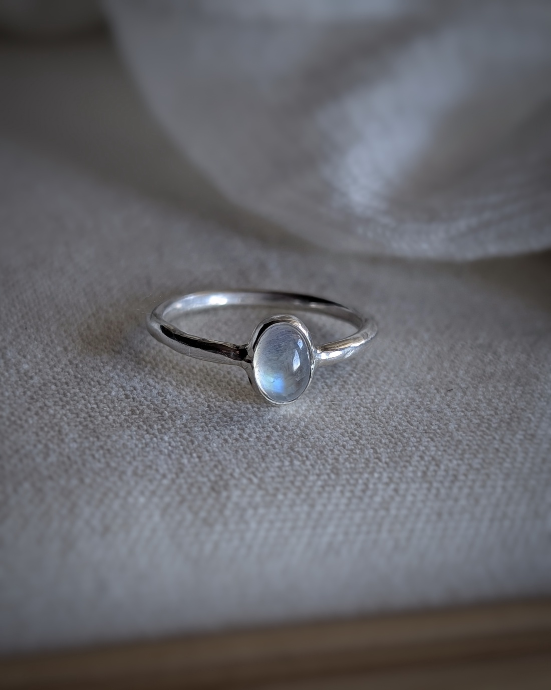 Inel din Argint cu Piatra Lunii Celestial Seed - bijuterii - inele - inele cu pietre semiprețioase - Artynos.ro