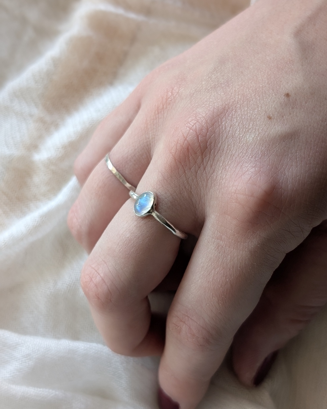 Inel din Argint cu Piatra Lunii Celestial Seed - bijuterii - inele - inele cu pietre semiprețioase - Artynos.ro
