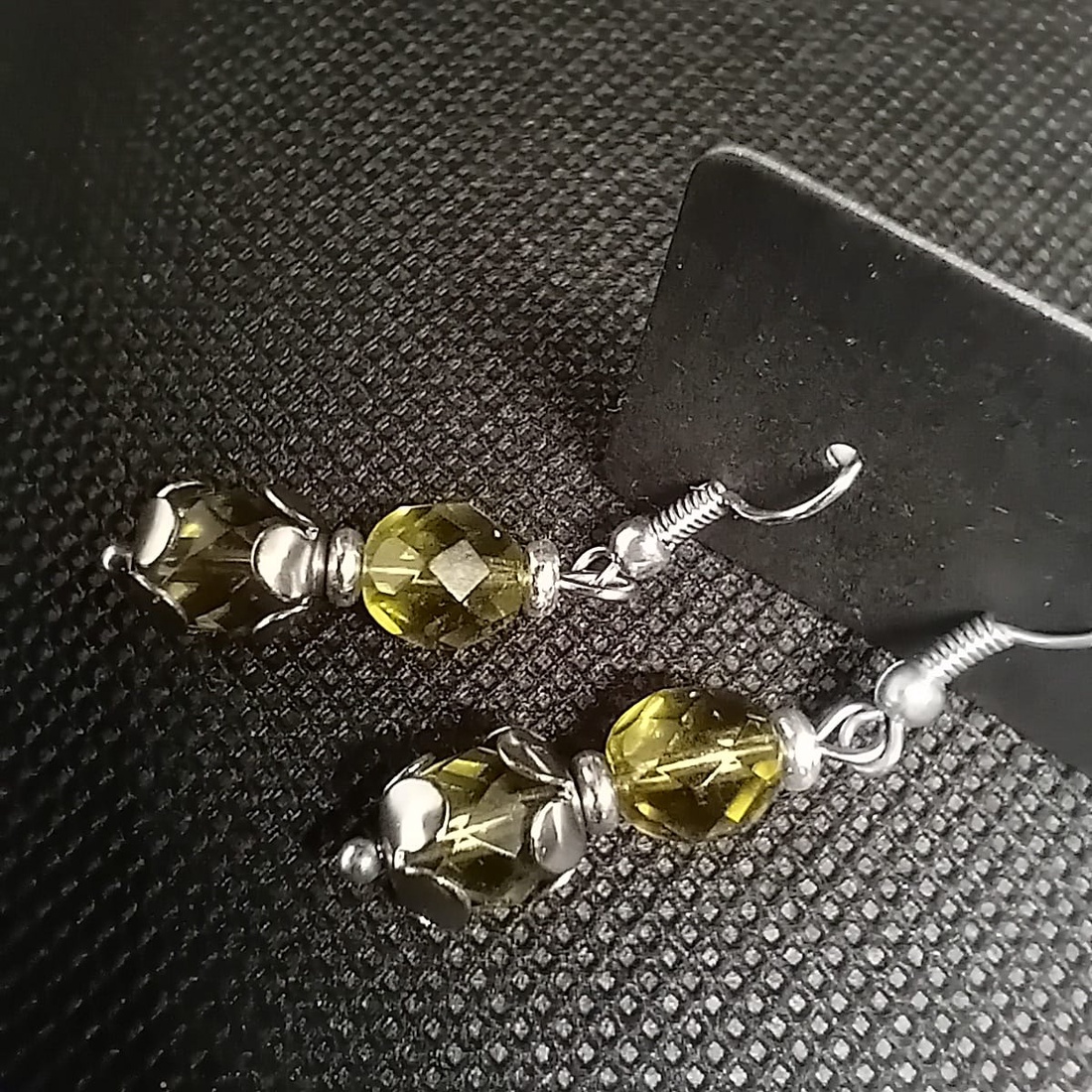 Cercei sticla verde - bijuterii - cercei - cercei agățați - Artynos.ro