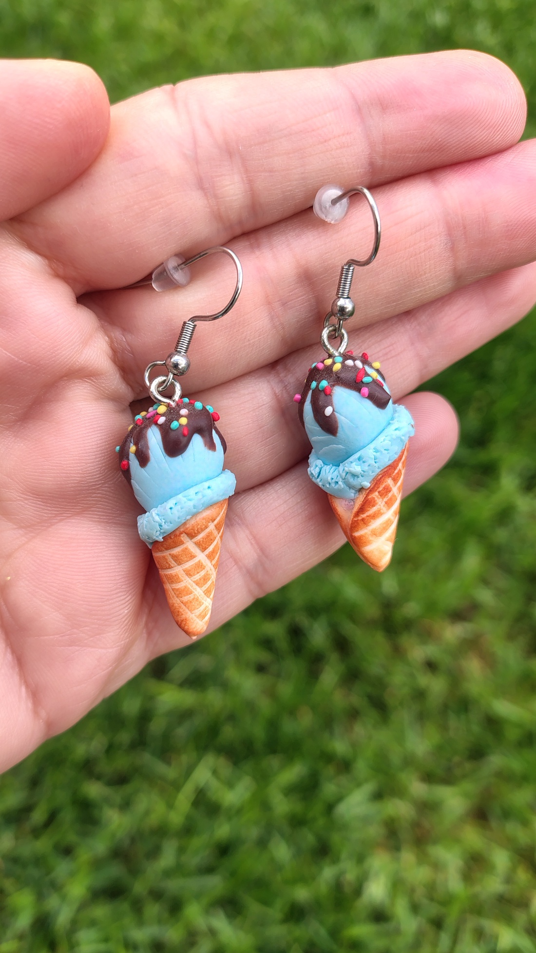 Cercei înghețată cu topping de ciocolată și bomboane � handmade din lut polimeric - bijuterii - cercei - cercei cu figurine - Artynos.ro