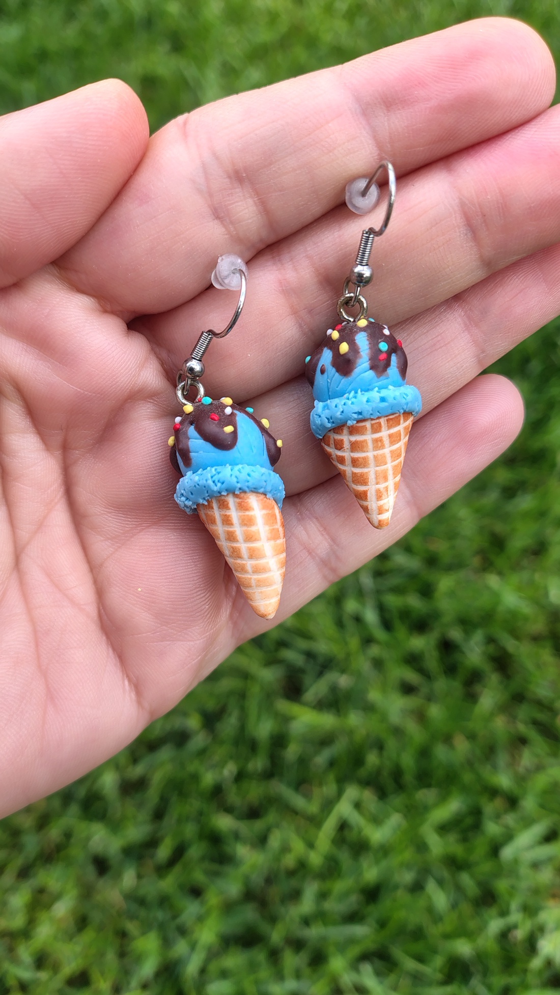 Cercei înghețată cu topping de ciocolată și bomboane � handmade din lut polimeric - bijuterii - cercei - cercei cu figurine - Artynos.ro