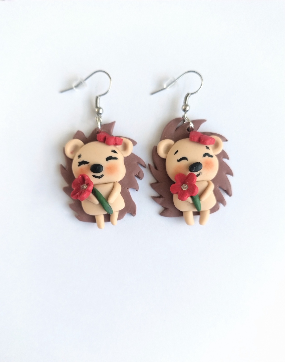 Cercei handmade arici adorabili cu floare roșie din lut polimeric bijuterii unicat - bijuterii - cercei - cercei lungi - Artynos.ro