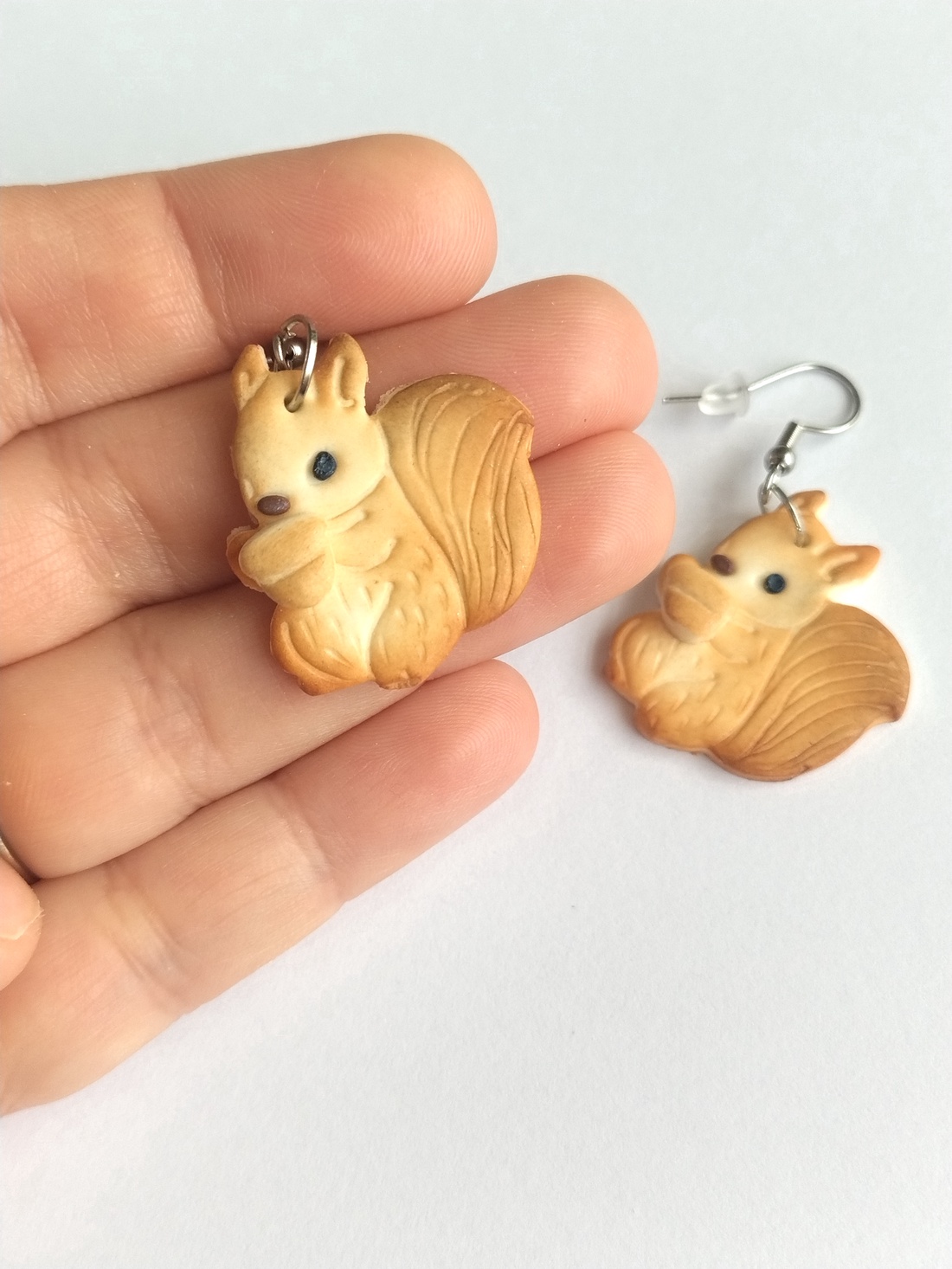 Cercei handmade Veveriță � model simpatic din lut polimeric - bijuterii - cercei - cercei cu figurine - Artynos.ro