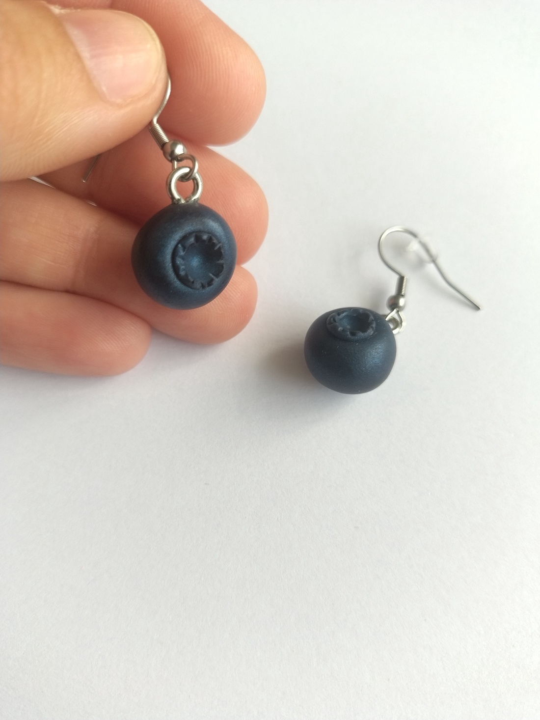 Cercei handmade Afine � design minimalist inspirat din natură - bijuterii - cercei - cercei lungi - Artynos.ro