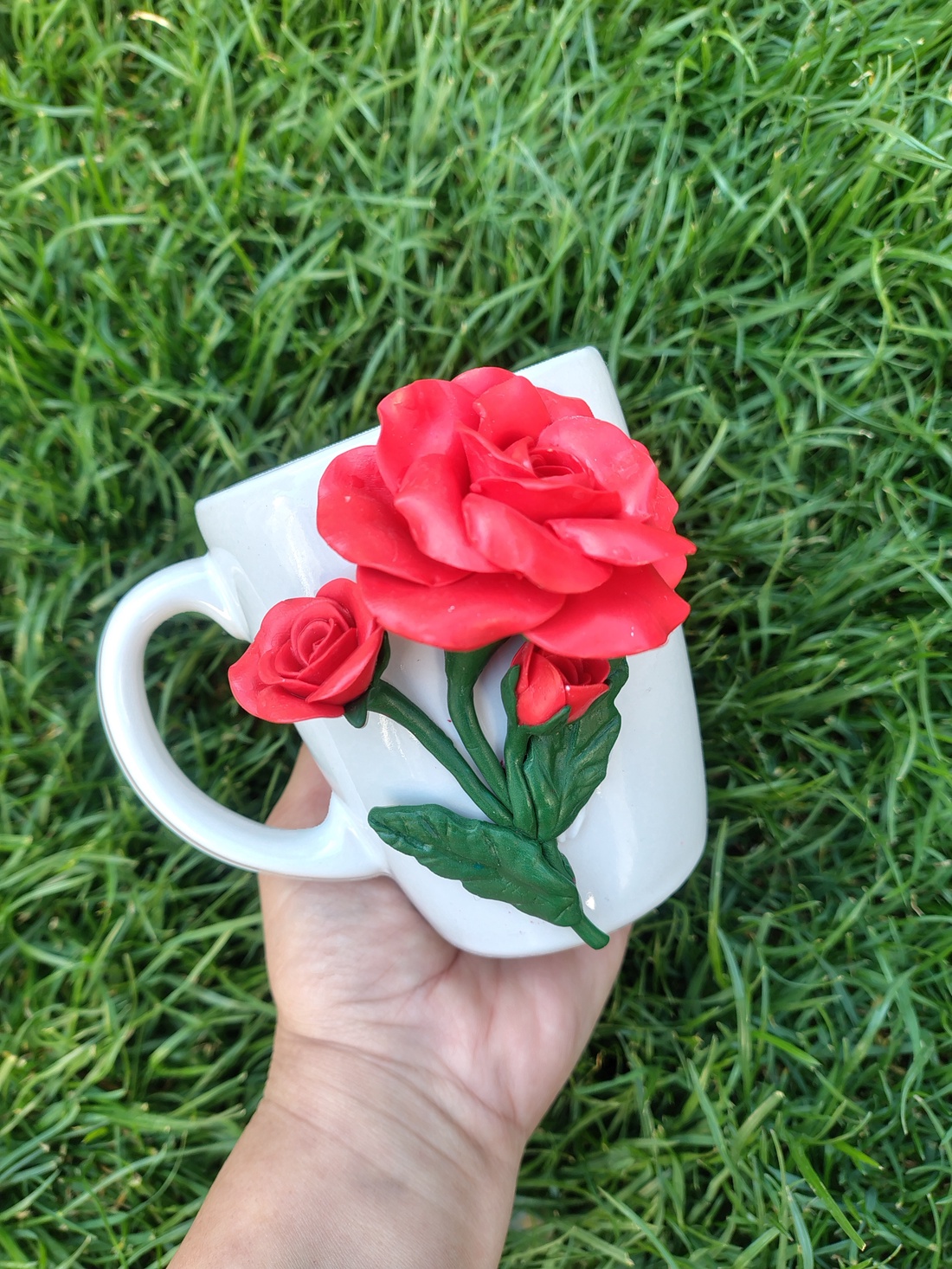 Căniță cu trandafir roșu realizată manual, decorată cu lut polimeric ,Cadou elegant handmade - casă & stil de viață - echipamente de bucătărie - accesorii de servire - căni - Artynos.ro