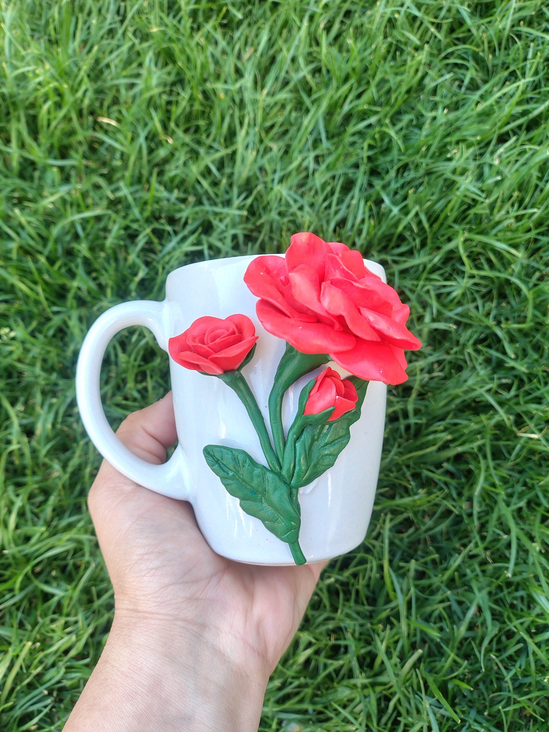 Căniță cu trandafir roșu realizată manual, decorată cu lut polimeric ,Cadou elegant handmade - casă & stil de viață - echipamente de bucătărie - accesorii de servire - căni - Artynos.ro