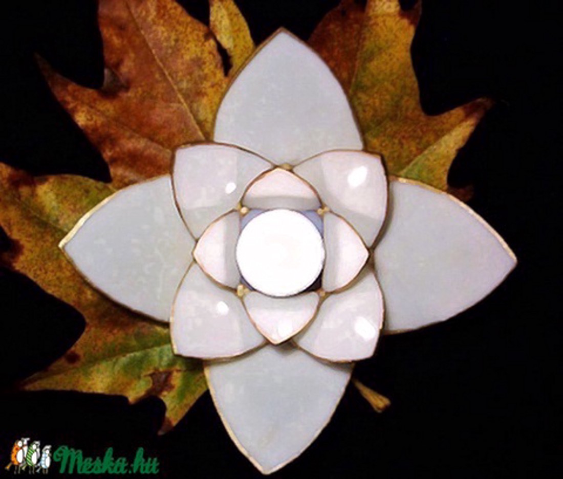 Tiffany Lotus Candleholder Decorațiuni de masă - - Artynos.ro Tiffany Lotus Candleholder Decorațiuni de masă - - Artynos.ro