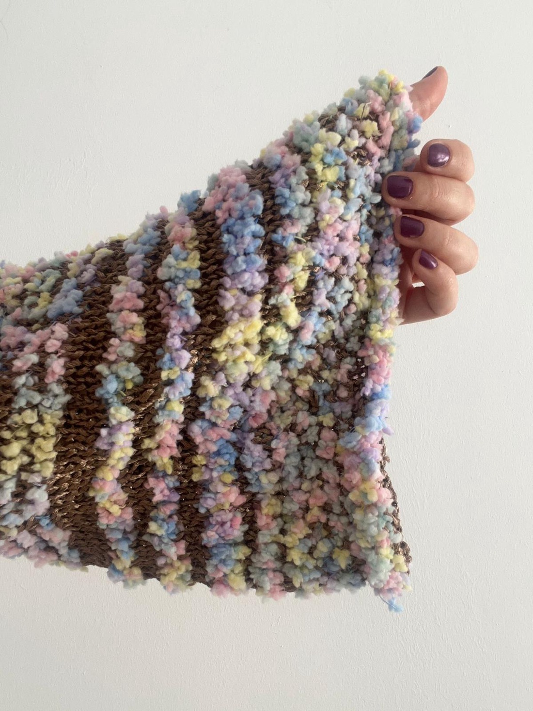 Pulover croșetat din fir în formă de floricele multicolore. - îmbrăcăminte și modă - haine damă - bluze damă - Artynos.ro