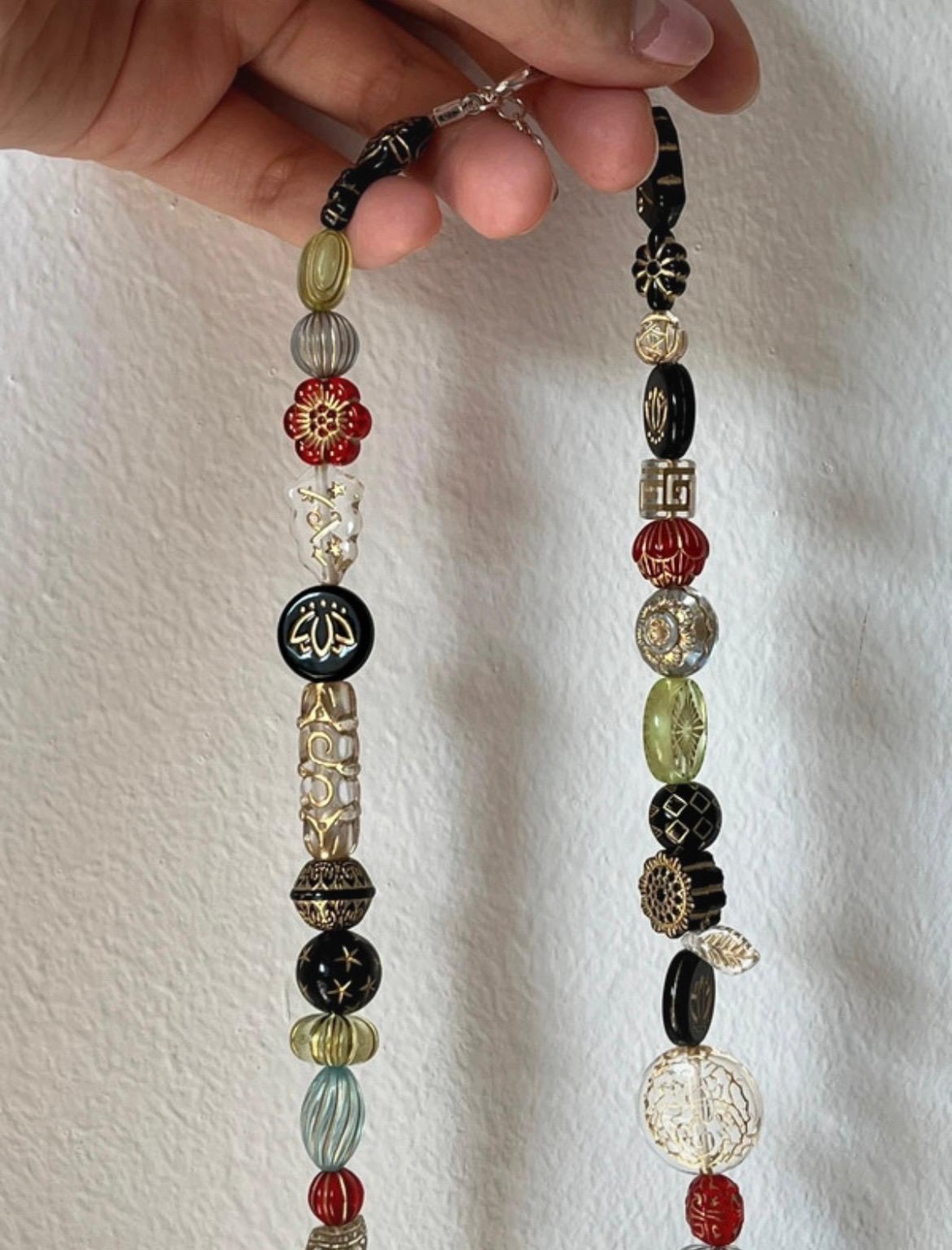 Lanț handmade din mărgele acrilice aurii în stil baroc. - bijuterii - coliere - coliere din mărgele - Artynos.ro