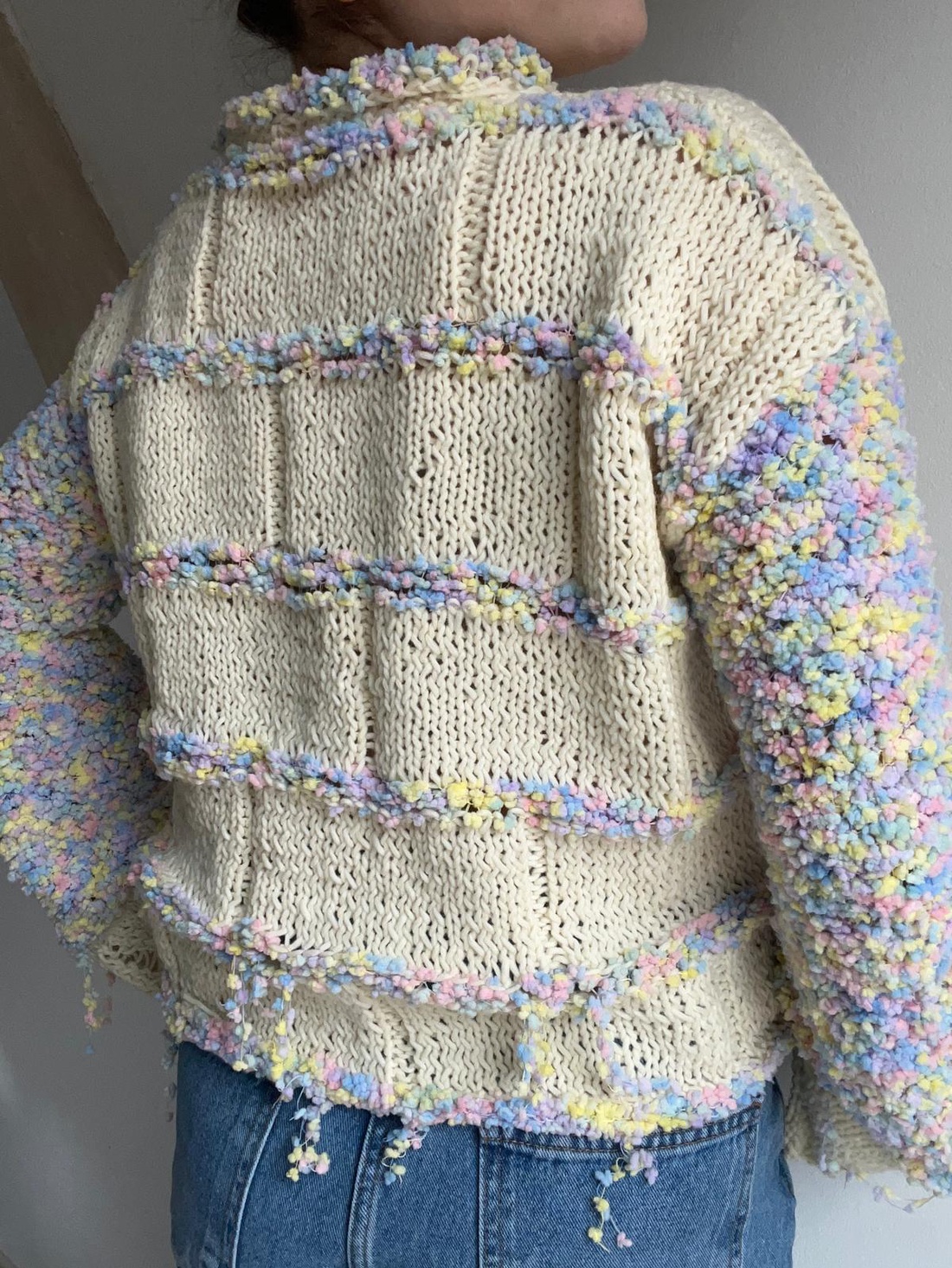 Pulover handmade unicat, lejer și delicat. - îmbrăcăminte și modă - haine damă - bluze damă - Artynos.ro