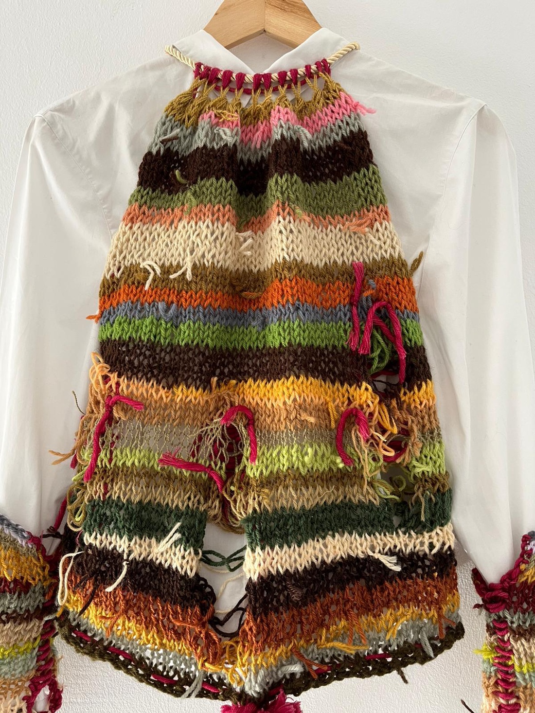 Top tricotat handmade cu mânuși stil boho-artisan. - îmbrăcăminte și modă - haine damă - bluze damă - Artynos.ro