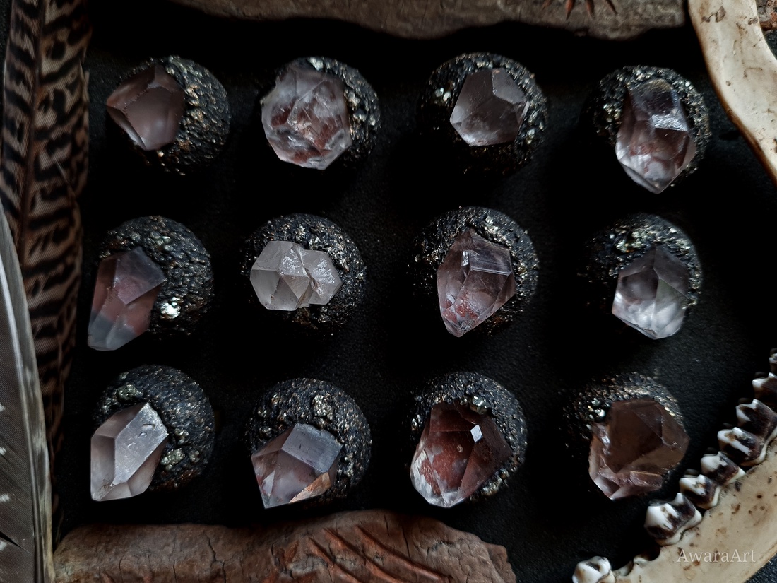 Mother Earth Rings - Inel reglabil cu un singur cristal Pyrite - bijuterii - inele - inele de piatră - Artynos.ro Mother Earth Rings - Inel reglabil cu un singur cristal Pyrite - bijuterii - inele - inele de piatră - Artynos.ro