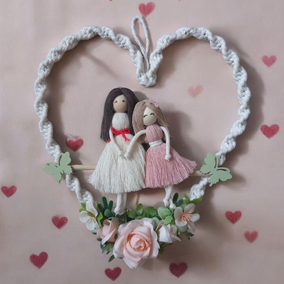 Makramé Cadou sincer de Ziua Mamei - mamă și fiică cu decor de flori de piersic -  - Artynos.ro