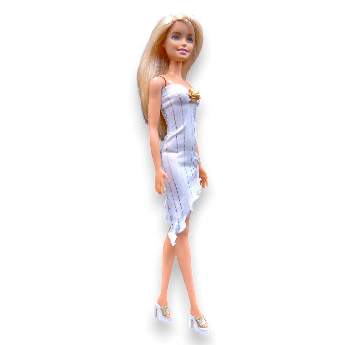 Rochie asimetrică, cu volane, de culoare crem-auriu, pentru păpuși de tip Barbie (a058ka) - jucării și echipamente pentru copii - jucării și accesorii pentru copii - haine de barbie - Artynos.ro