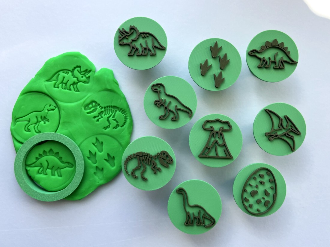 Set de ștampile și înțepătoare pentru prăjituri cu dinozauri Gyurma � 2 în 1!  -  - Artynos.ro