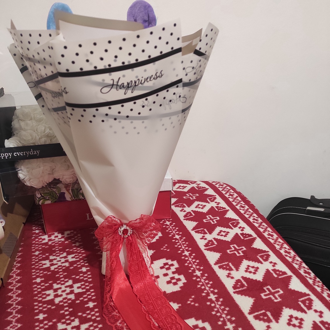 Buchet cu trandafiri de săpun parfumați și Stitch cu banda Te iubesc Denisa! - casă & stil de viață - accesorii pentru decorat casa - suport de flori - buchete de flori - Artynos.ro Buchet cu trandafiri de săpun parfumați și Stitch cu banda Te iubesc Denisa! - casă & stil de viață - accesorii pentru decorat casa - suport de flori - buchete de flori - Artynos.ro