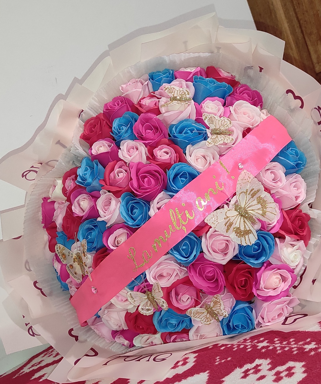 Buchet cu trandafiri de săpun parfumați - casă & stil de viață - decorațiuni de casă - accesorii florale - buchete de flori - Artynos.ro