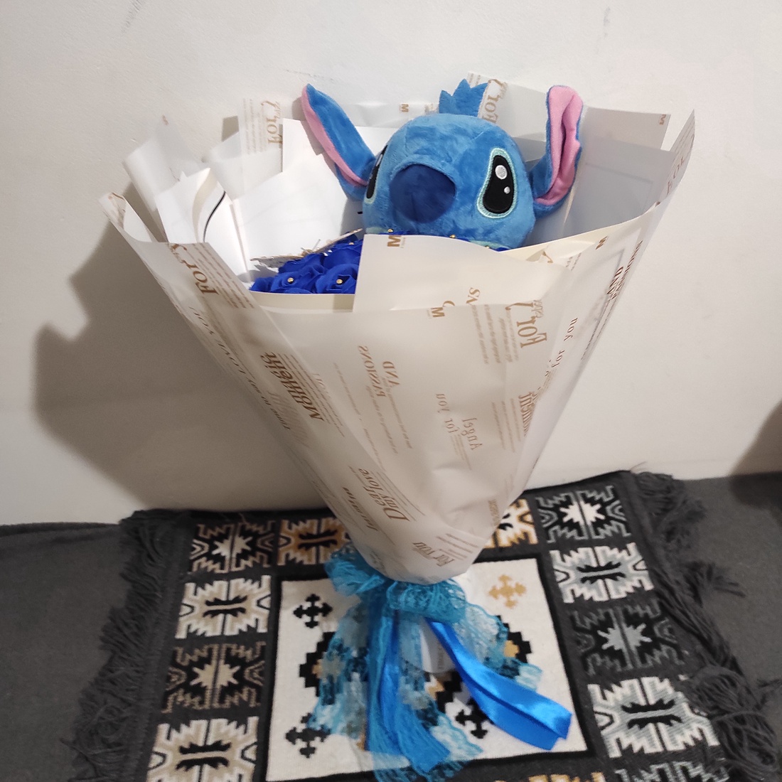 Buchet cu trandafiri de săpun parfumați si stitch  - casă & stil de viață - decorațiuni de casă - accesorii florale - buchete de flori - Artynos.ro