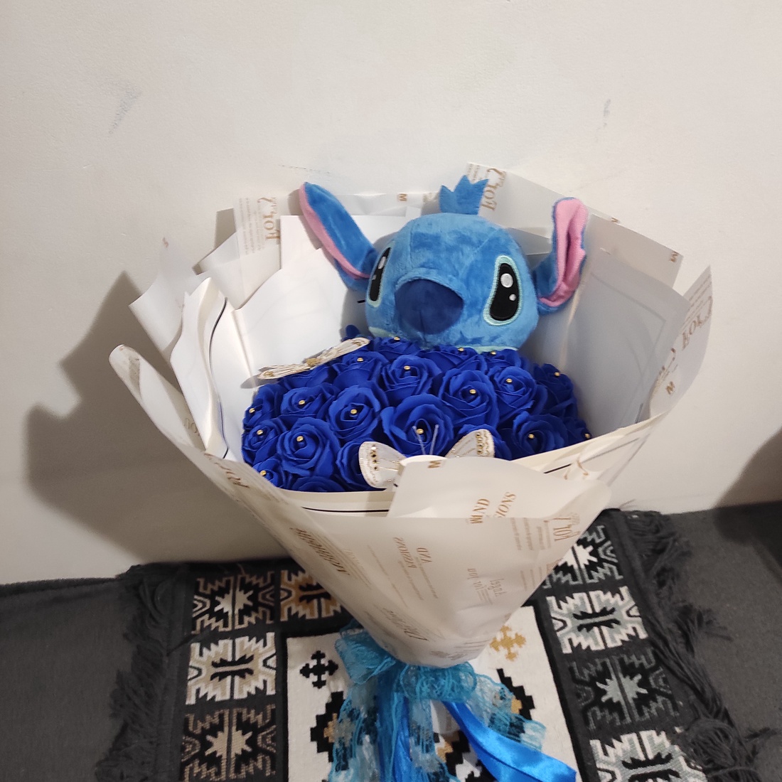 Buchet cu trandafiri de săpun parfumați si stitch  - casă & stil de viață - decorațiuni de casă - accesorii florale - buchete de flori - Artynos.ro