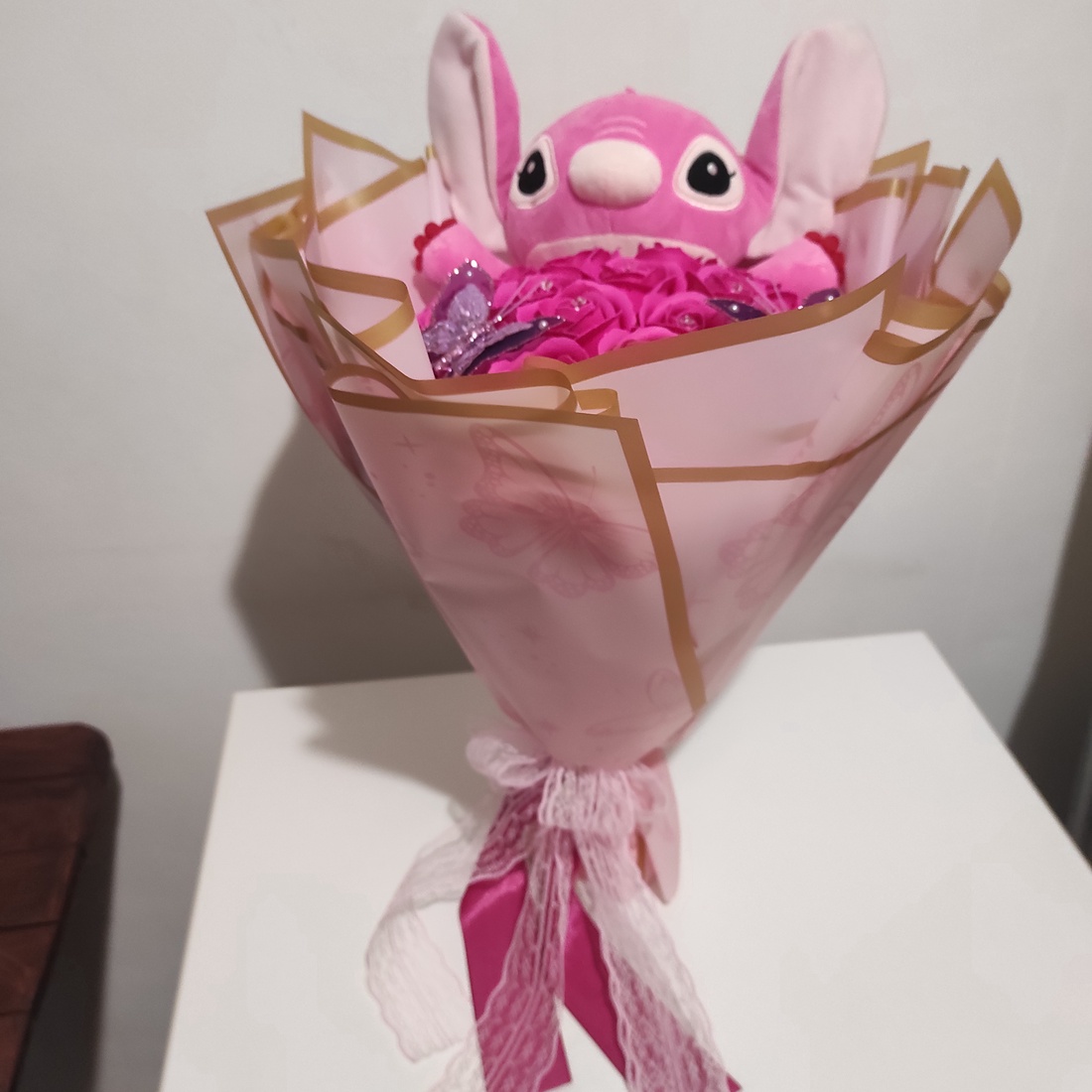 Buchet cu trandafiri de săpun parfumați și Stitch  - casă & stil de viață - decorațiuni de casă - accesorii florale - buchete de flori - Artynos.ro