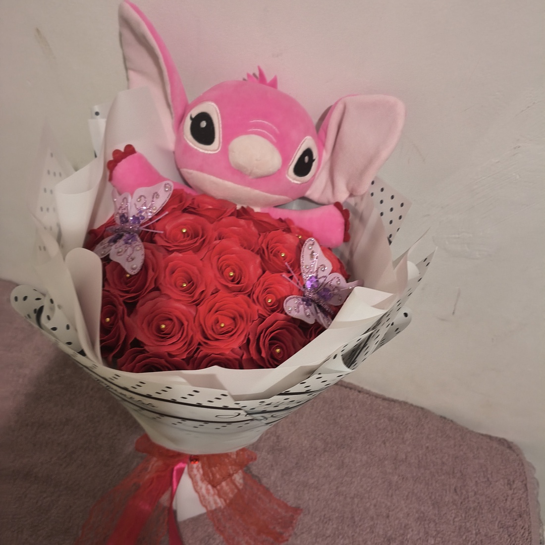 Buchet cu trandafiri de săpun parfumați premium și Stitch  - casă & stil de viață - decorațiuni de casă - accesorii florale - buchete de flori - Artynos.ro