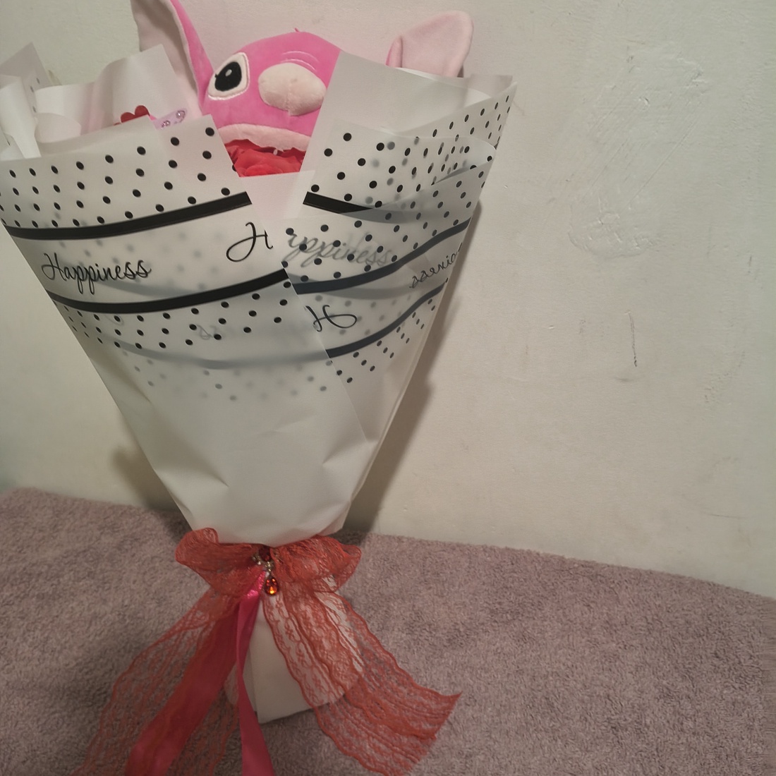 Buchet cu trandafiri de săpun parfumați premium și Stitch  - casă & stil de viață - decorațiuni de casă - accesorii florale - buchete de flori - Artynos.ro