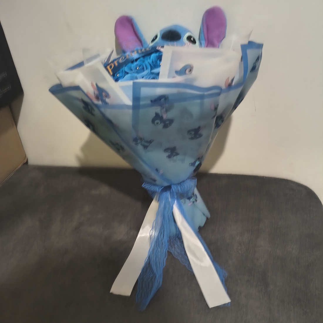 Buchet cu trandafiri de săpun parfumați și Stitch  - casă & stil de viață - decorațiuni de casă - accesorii florale - buchete de flori - Artynos.ro