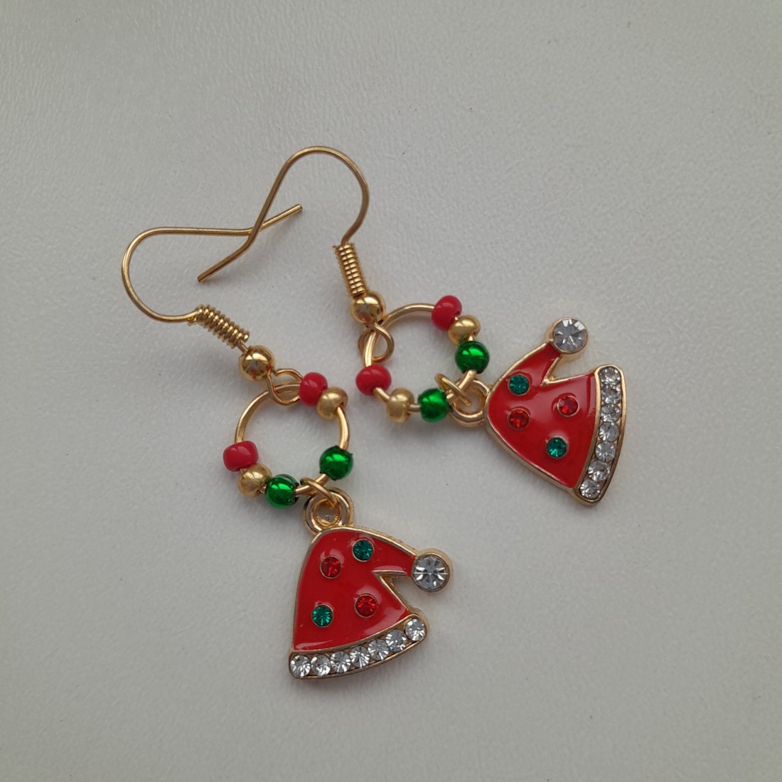 Cercei de Crăciun - Pălărie de Moș Crăciun -  - Artynos.ro