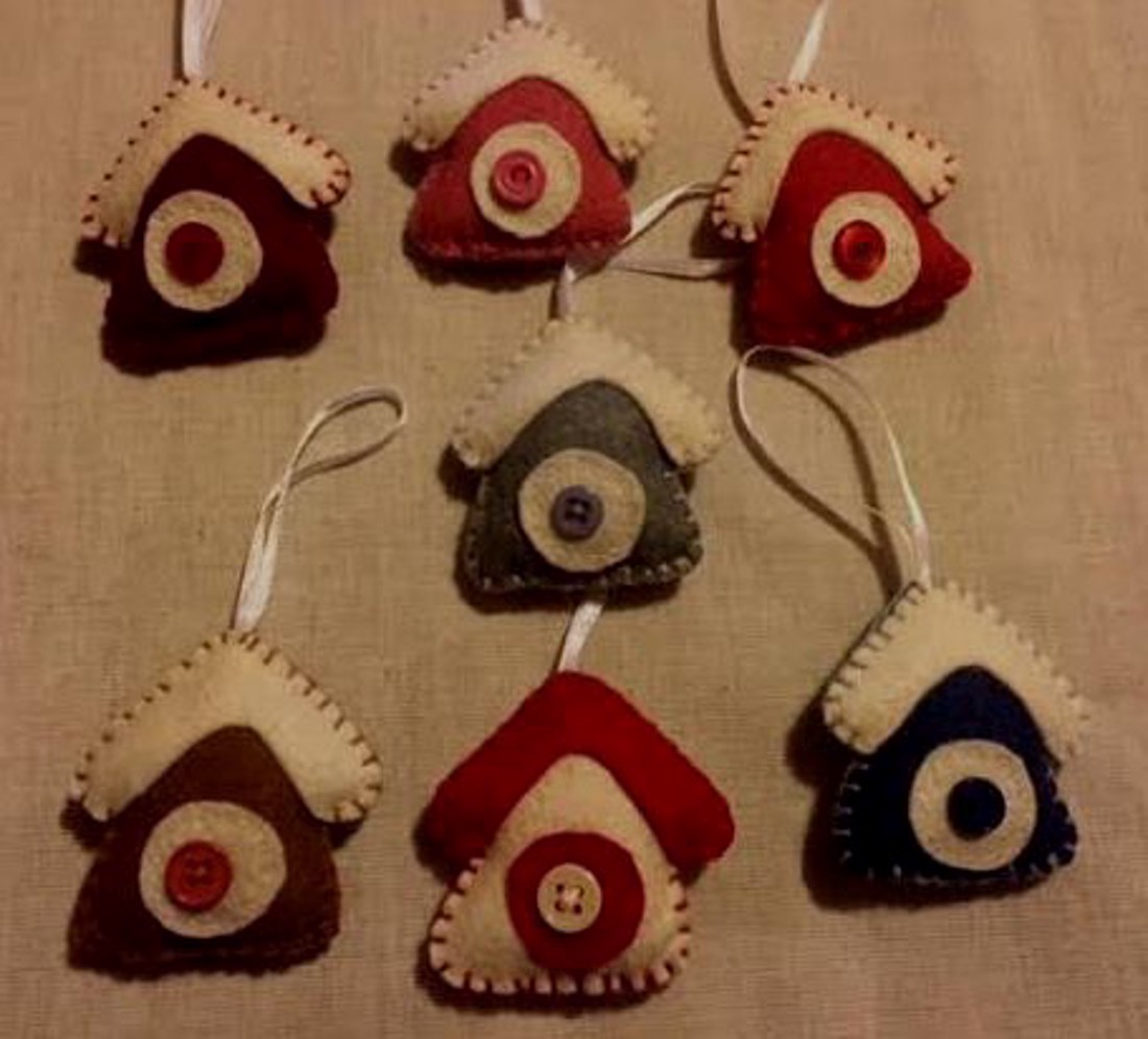 Case din pâslă de Crăciun - - Artynos.ro Case din pâslă de Crăciun - - Artynos.ro