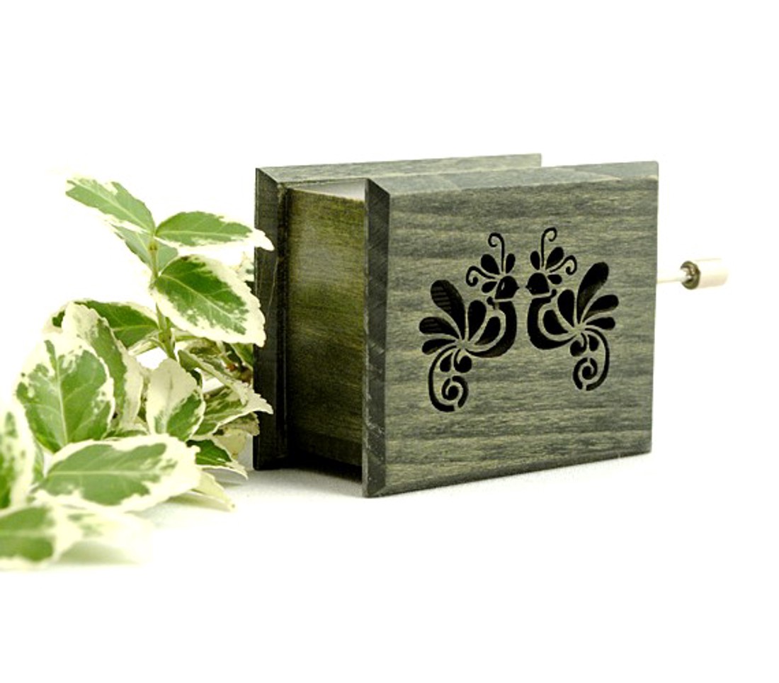 Tavaszi szél vizet áraszt - cutie muzicală verde de măsline - casă & stil de viață - accesorii pentru decorat casa - decorațiuni de masă și decorațiuni pentru rafturi  - cutii muzicale - Artynos.ro