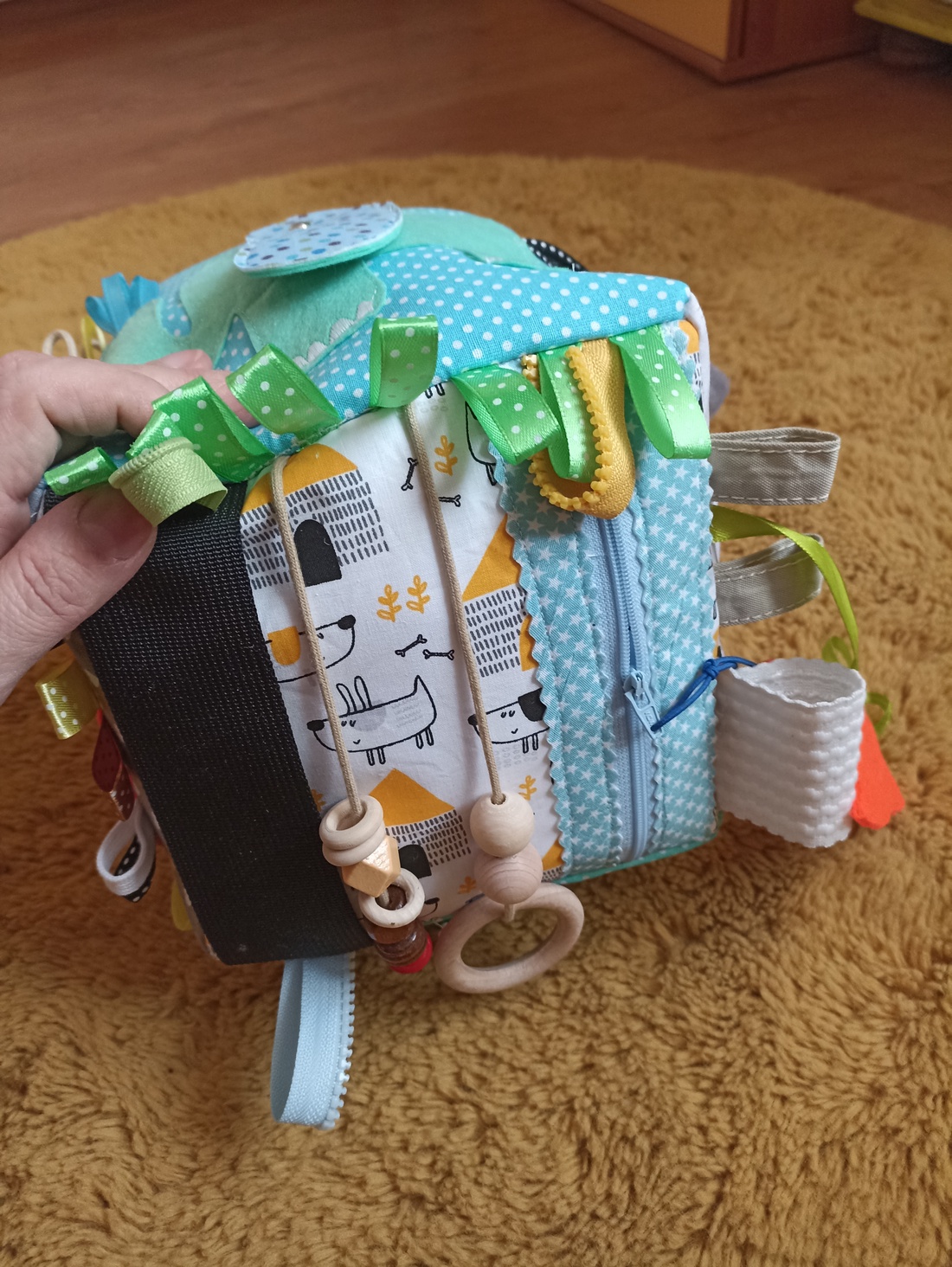 Cub moale pentru bebeluși, de la 0 luni, personalizabil, Alege culorile și exercițiile potrivite ție :) - jucării și echipamente pentru copii - jucării bebeluși - cub pentru copii - Artynos.ro