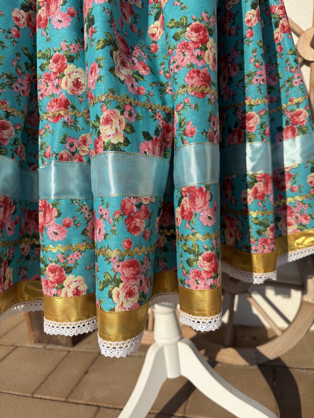 Fustă de damă pentru dans popular - îmbrăcăminte și modă - haine damă - fustă damă - Artynos.ro Fustă de damă pentru dans popular - îmbrăcăminte și modă - haine damă - fustă damă - Artynos.ro