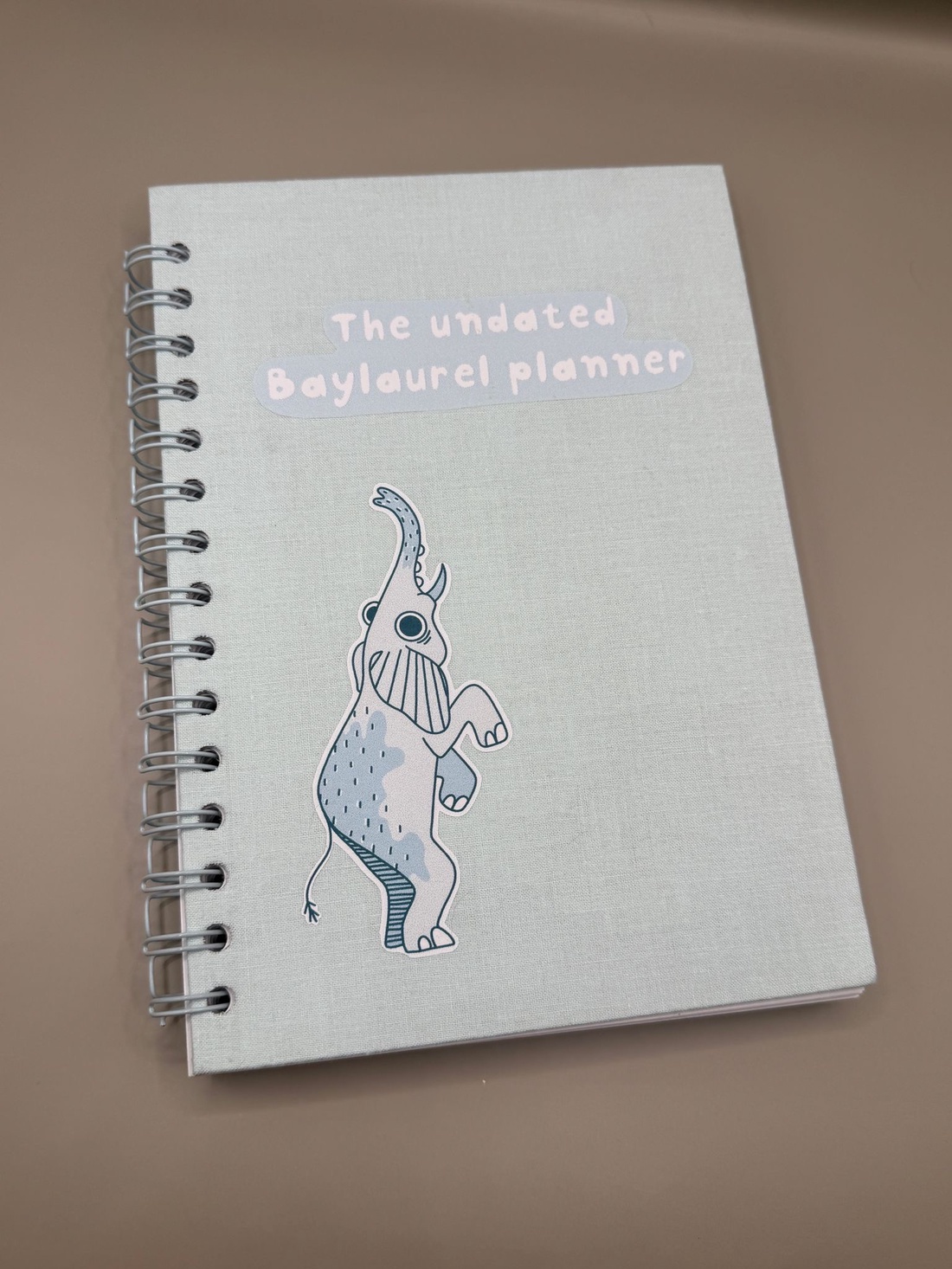 Agenda nedatata in limba engleza realizata manual - accessorii și unelte - carte, ziar - carte nouă - Artynos.ro