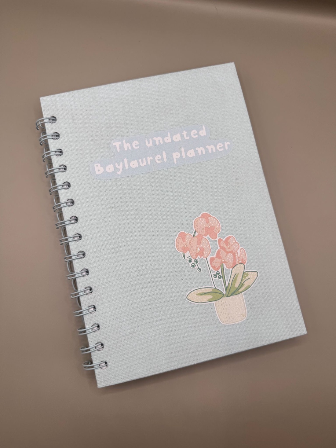 Agenda nedatata in limba engleza realizata manual cu flori - accessorii și unelte - carte, ziar - carte nouă - Artynos.ro